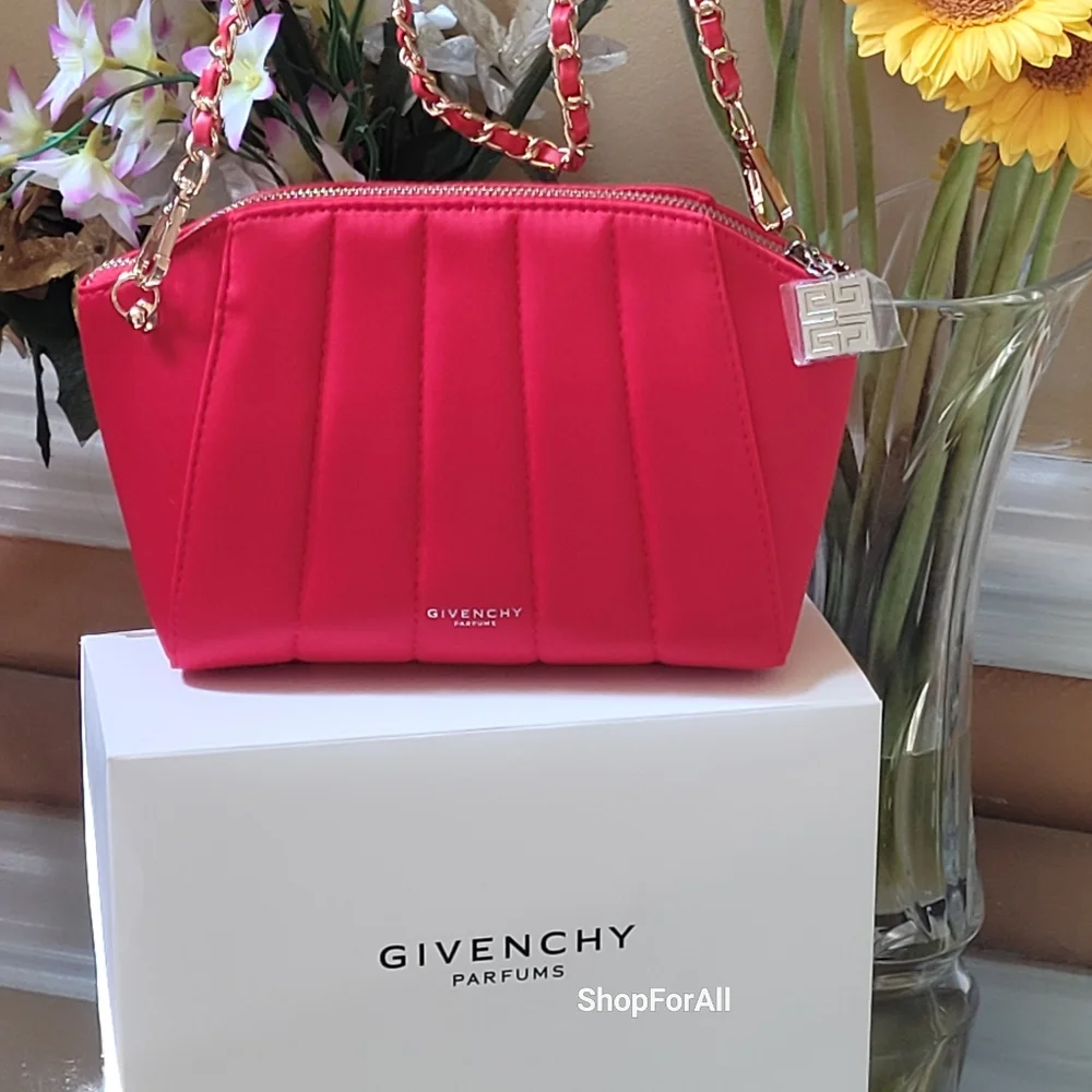 Givenchy - Picture 5 of 16